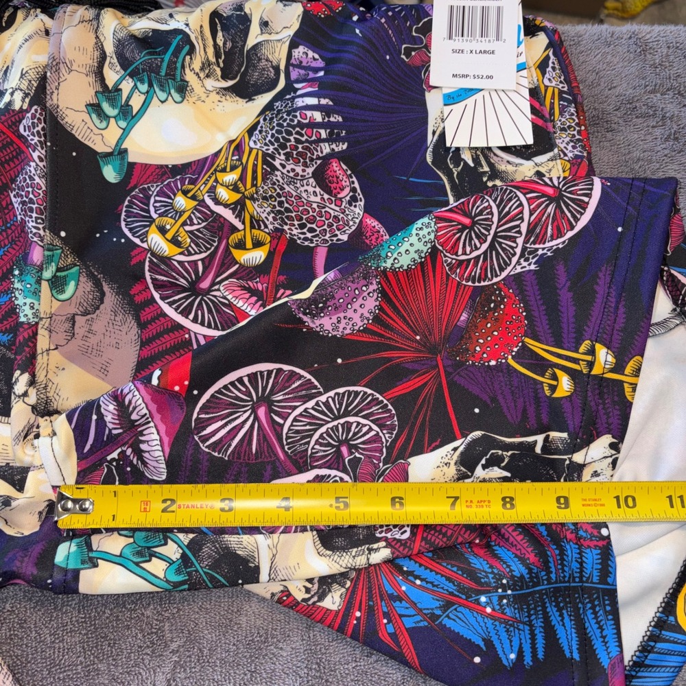 NEW Fresh Prints of Bel-Air Men's Shorts XL Black Multi Skull Mushroom Graphic - Picture 6 of 7